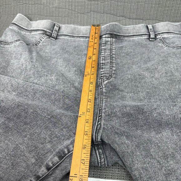 Terra & Sky Womens Plus Size 4X (28W-30W) Gray Denim Capri Jeggings - Picture 7 of 10